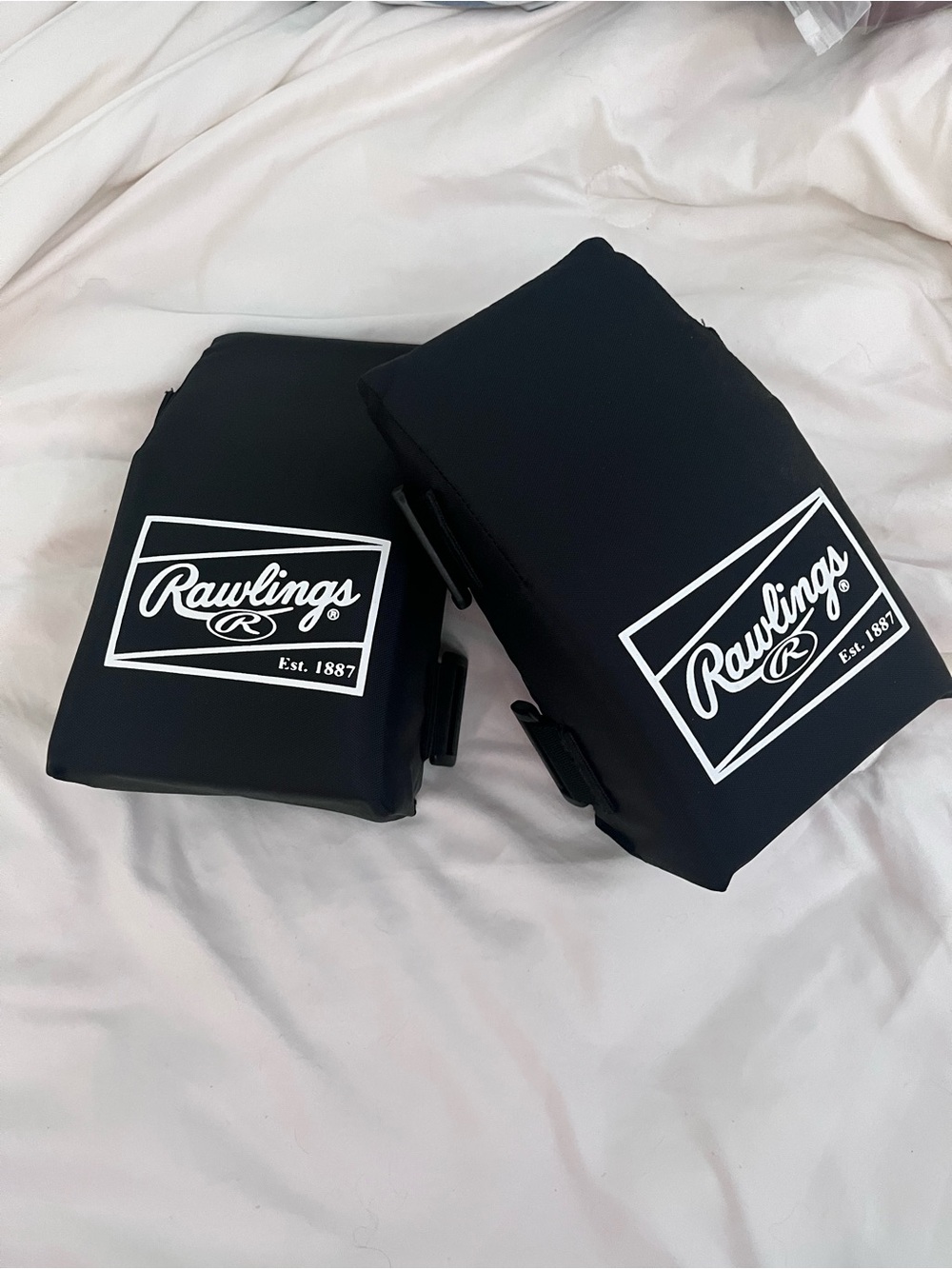 Rawlings catcher knees relievers